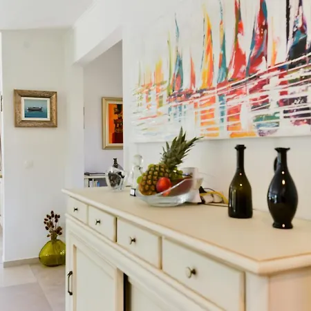 Vila Luciana House, *